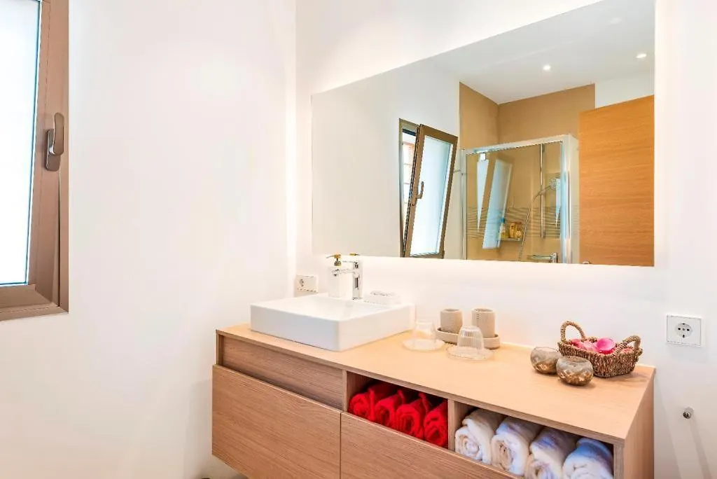 New Luxury Apartment With Sea View In Palm Mar